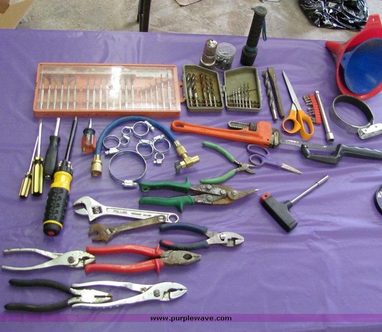 image for item 4212 Assorted tools