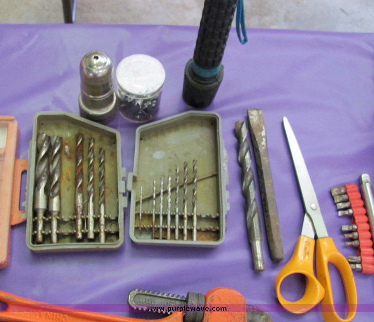 image for item 4212 Assorted tools