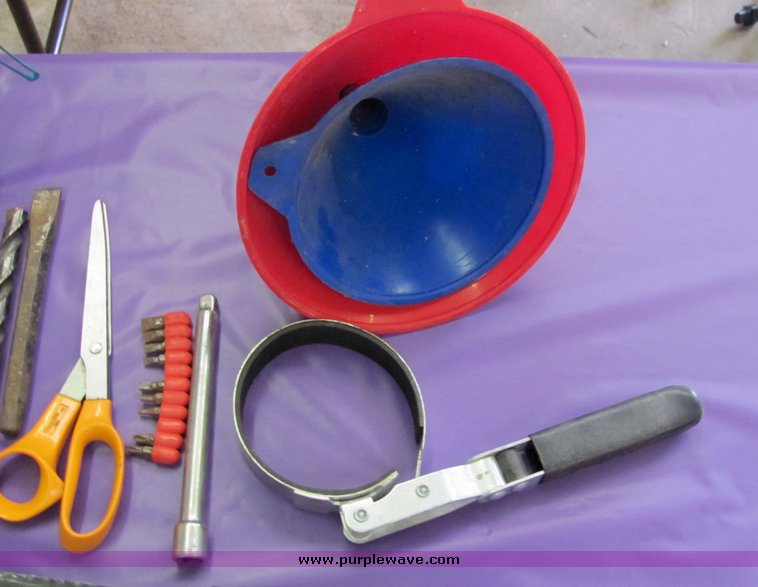 image for item 4212 Assorted tools