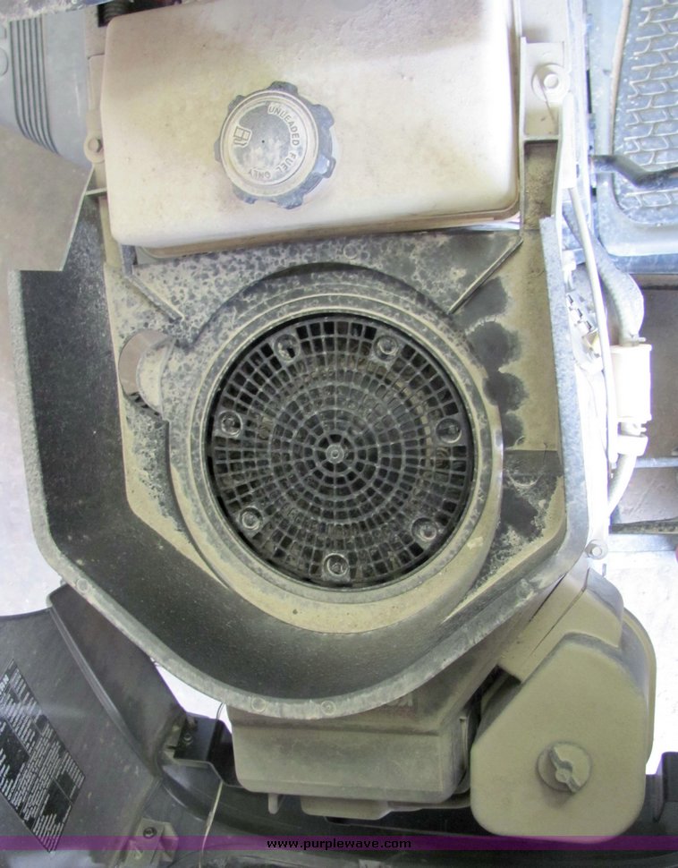 image for item 4217 Craftsman LT2000 riding lawn mower