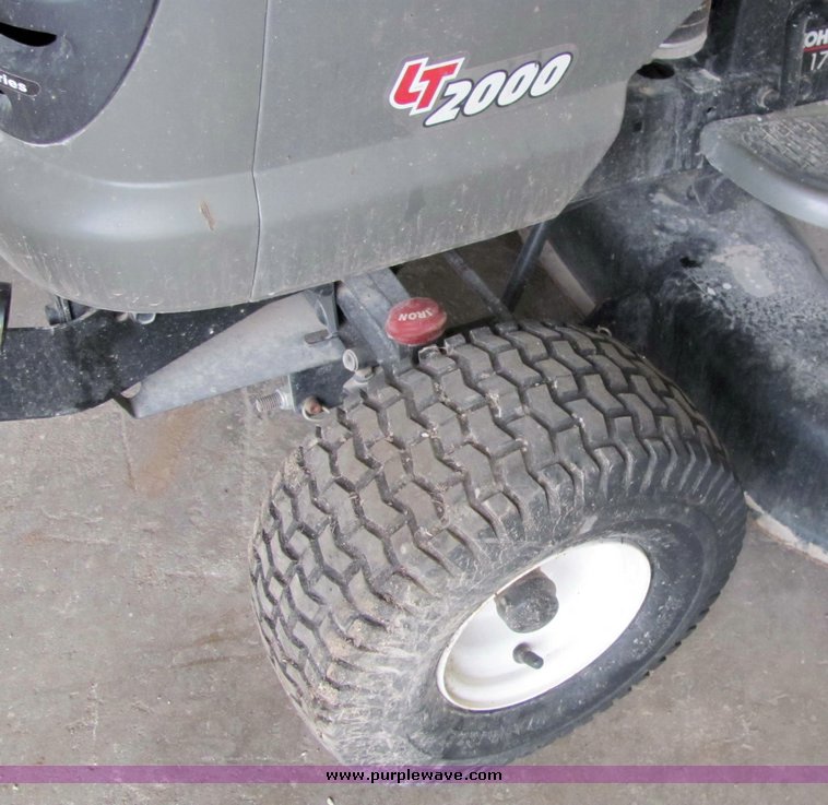 image for item 4217 Craftsman LT2000 riding lawn mower
