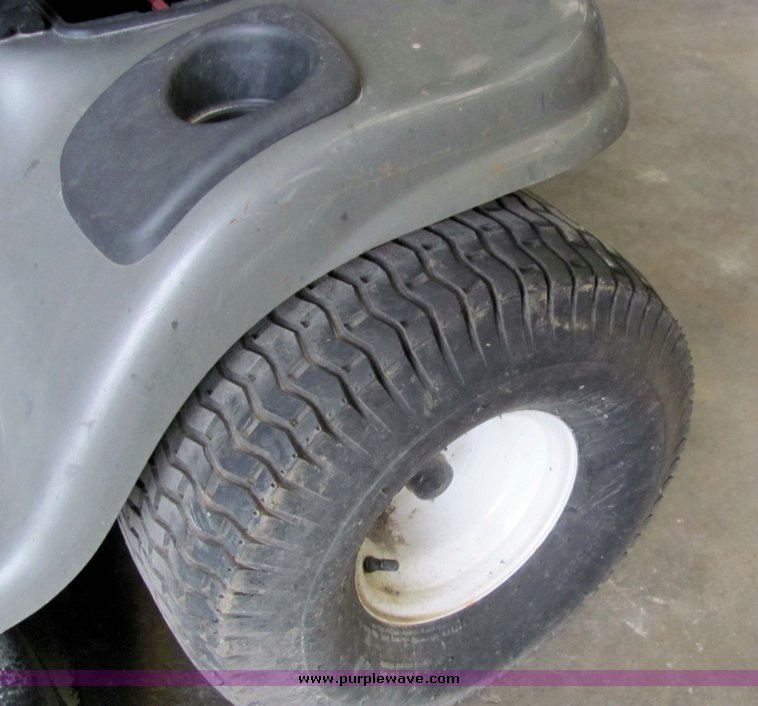 image for item 4217 Craftsman LT2000 riding lawn mower