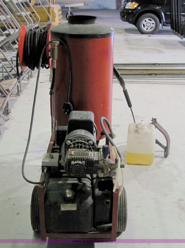 image for item 4237 Hotsy pressure washer