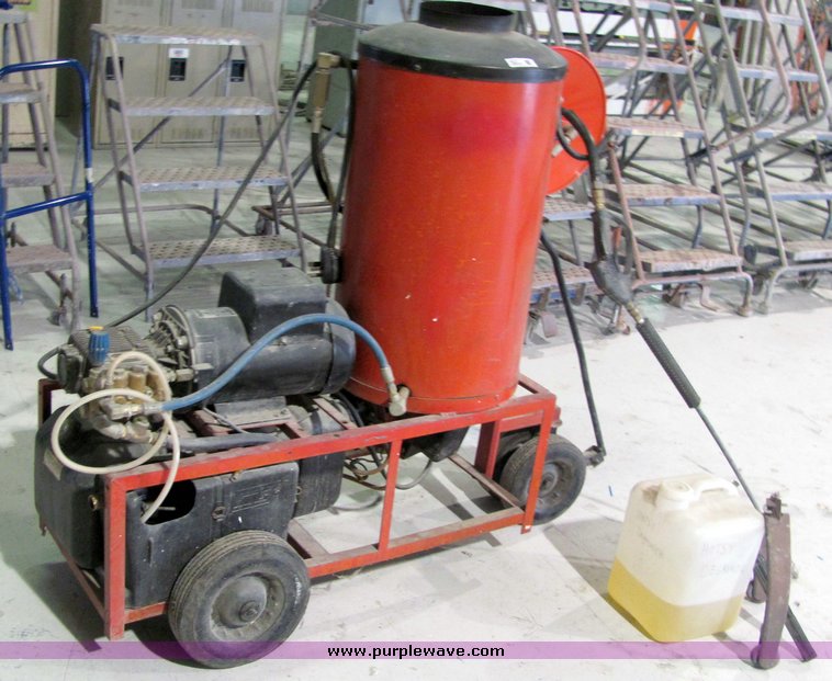 image for item 4237 Hotsy pressure washer