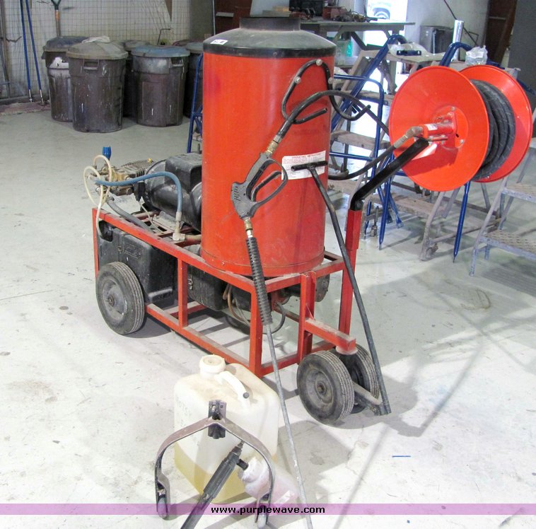 image for item 4237 Hotsy pressure washer