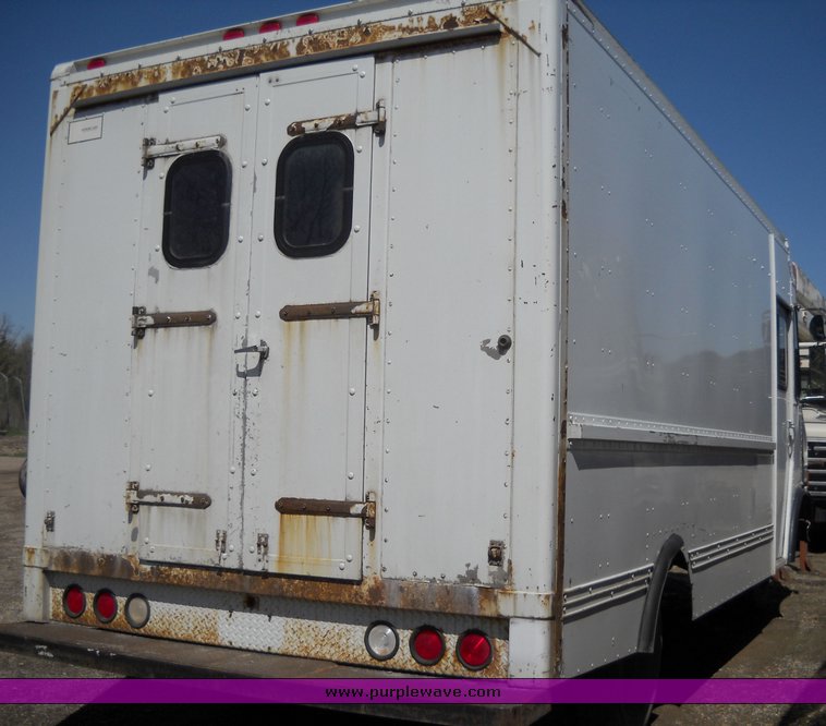 image for item 4241 1994 Chevrolet P30 step van