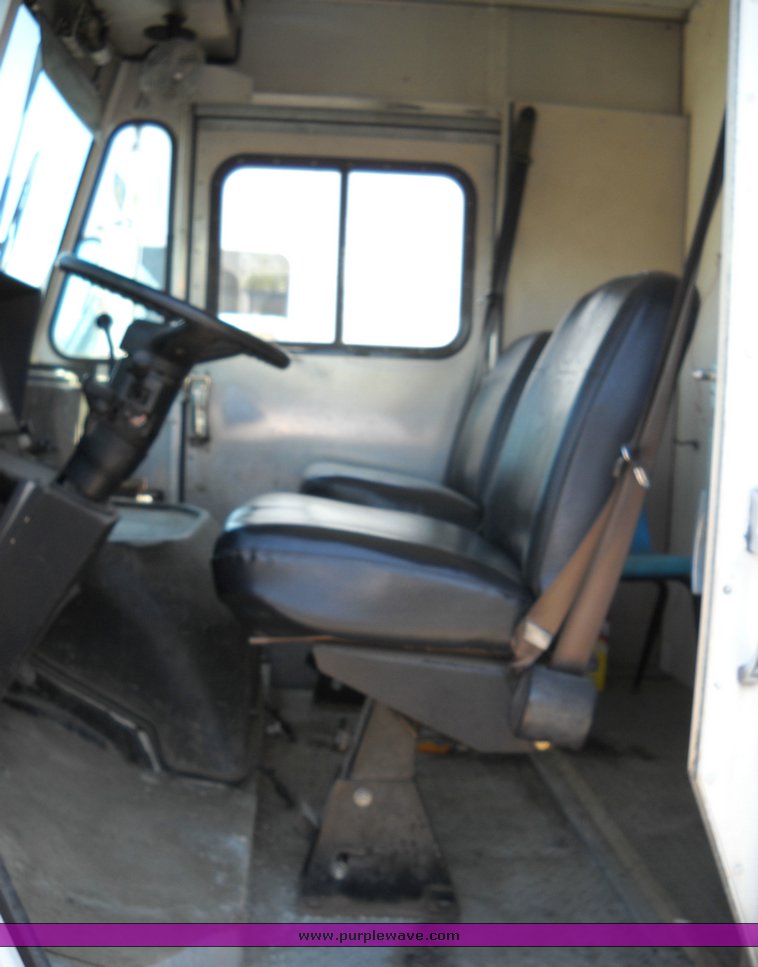 image for item 4241 1994 Chevrolet P30 step van