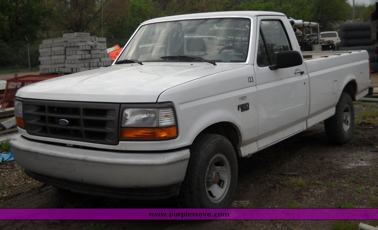 image for item 4242 1994 Ford F-150 pickup
