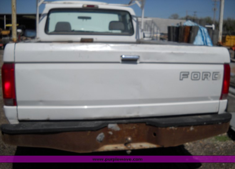 image for item 4242 1994 Ford F-150 pickup