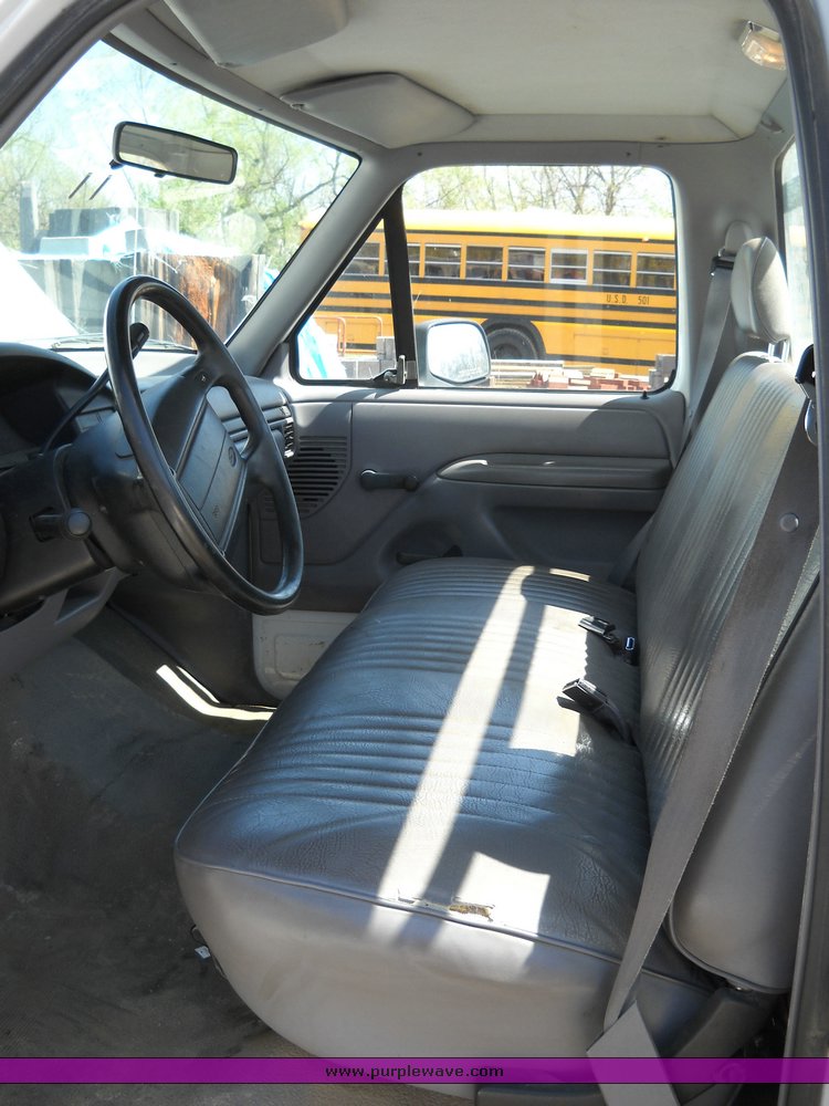 image for item 4242 1994 Ford F-150 pickup