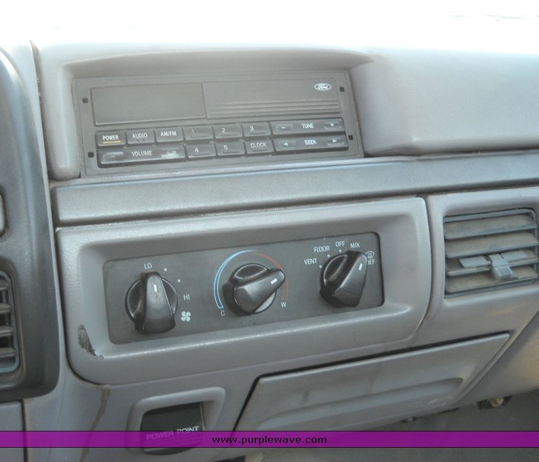 image for item 4242 1994 Ford F-150 pickup