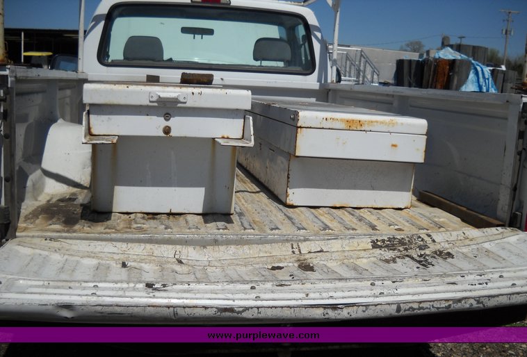 image for item 4242 1994 Ford F-150 pickup