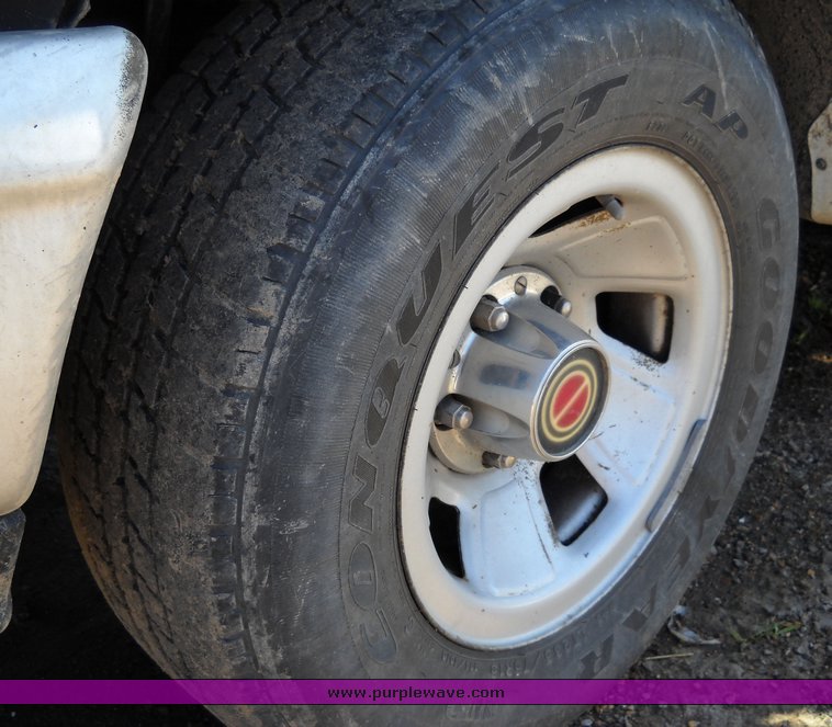 image for item 4242 1994 Ford F-150 pickup