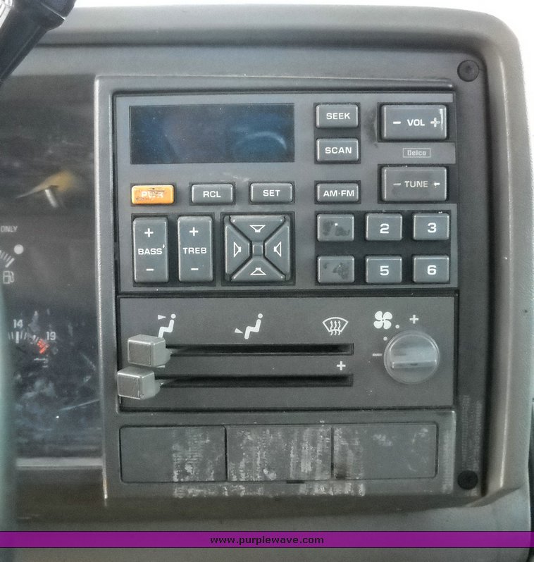 image for item 4243 1994 Chevrolet C3500-HD pickup