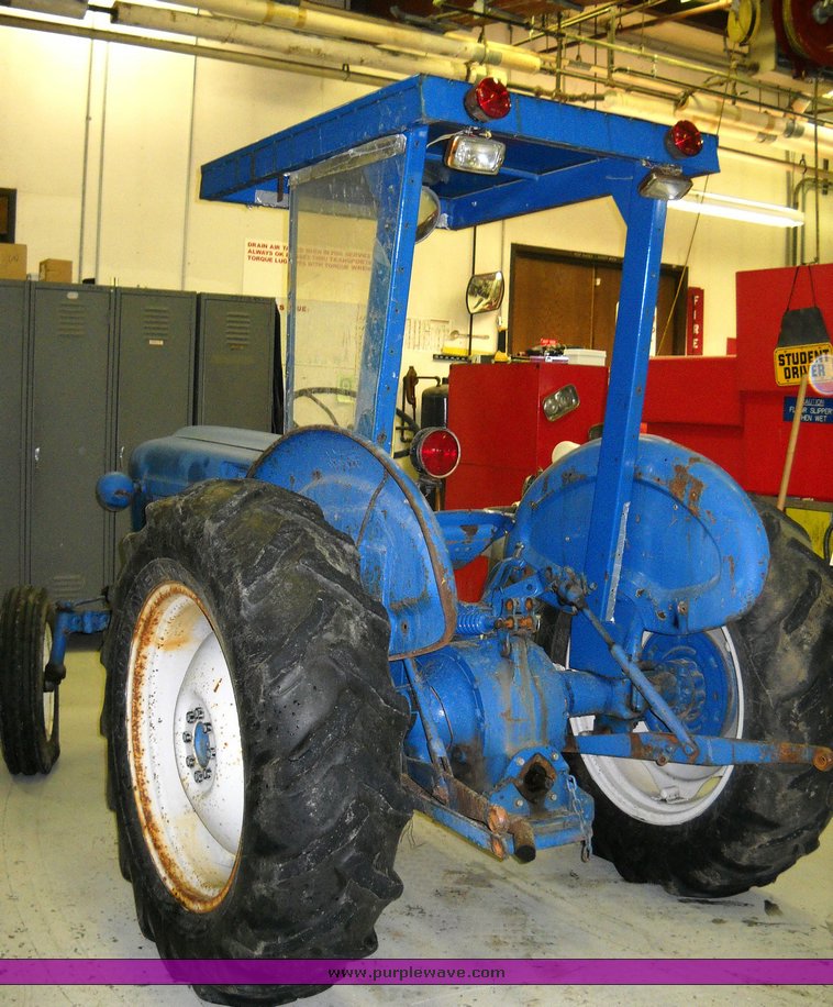 image for item 4245 1963 Ford 200A tractor