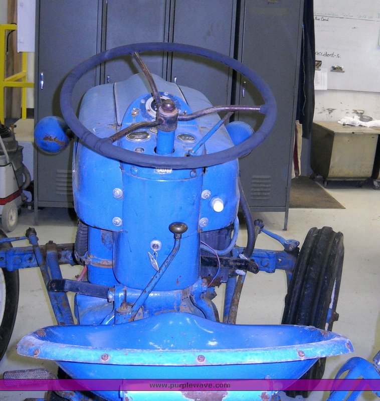 image for item 4245 1963 Ford 200A tractor