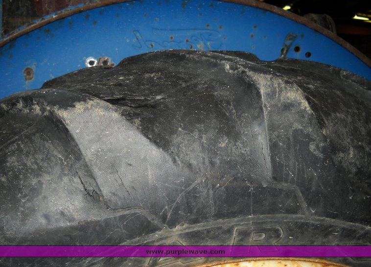 image for item 4245 1963 Ford 200A tractor