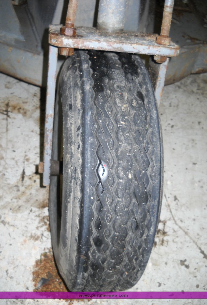 image for item 4247 1989 Heckendorn mower
