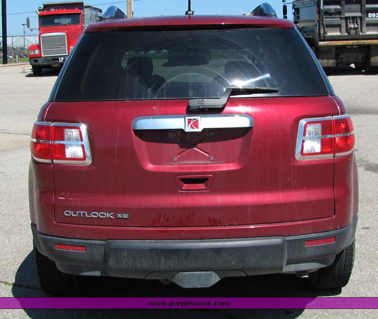 image for item 4255 2007 Saturn Outlook XE