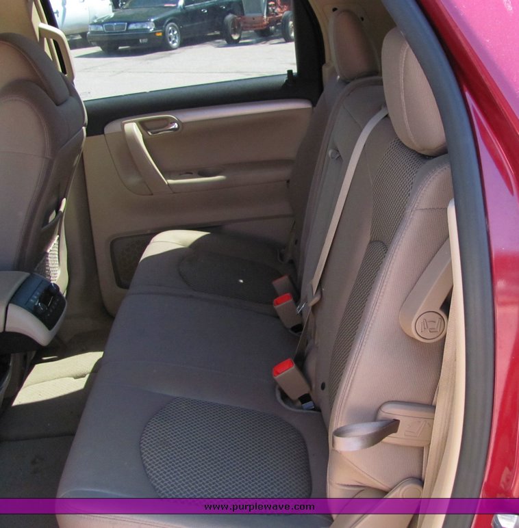 image for item 4255 2007 Saturn Outlook XE