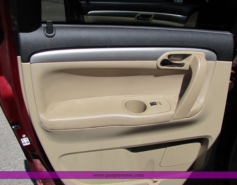 image for item 4255 2007 Saturn Outlook XE