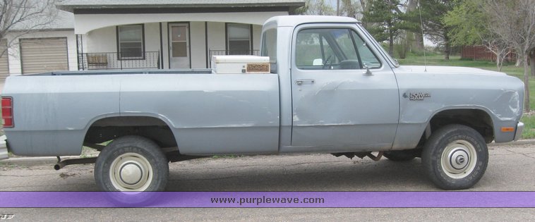 image for item 6310 1982 Dodge W-150 4WD pickup