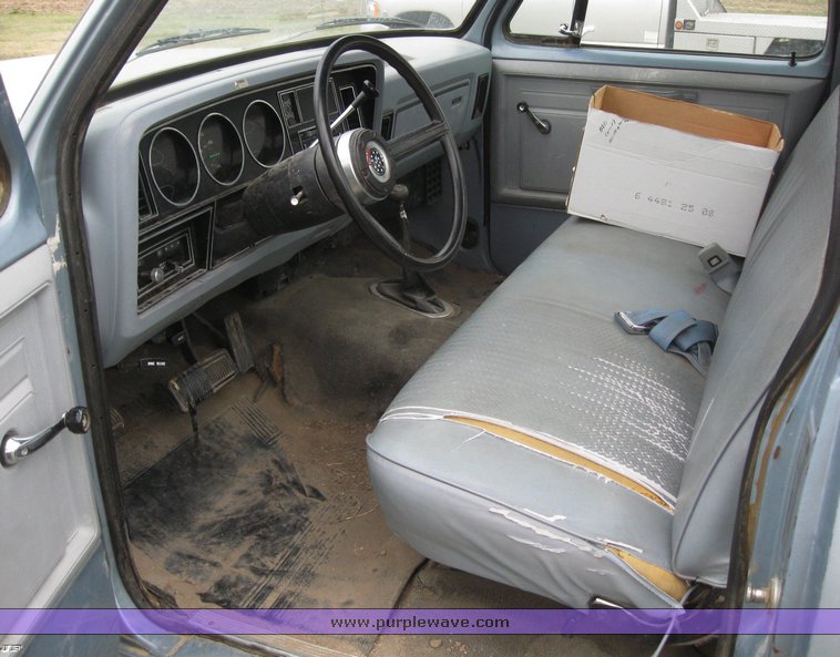 image for item 6310 1982 Dodge W-150 4WD pickup