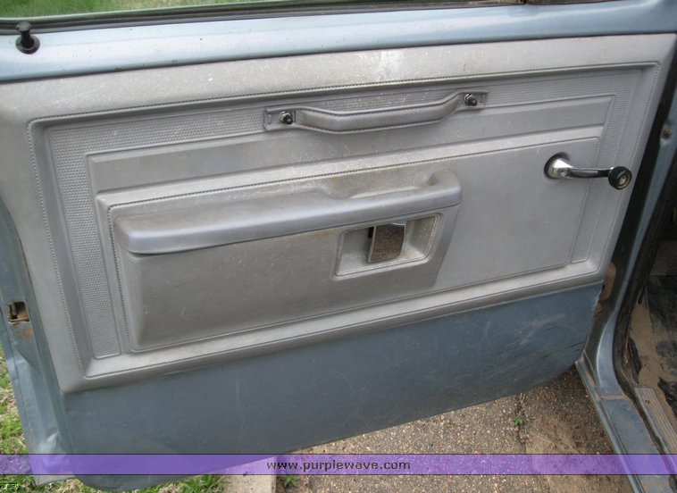 image for item 6310 1982 Dodge W-150 4WD pickup