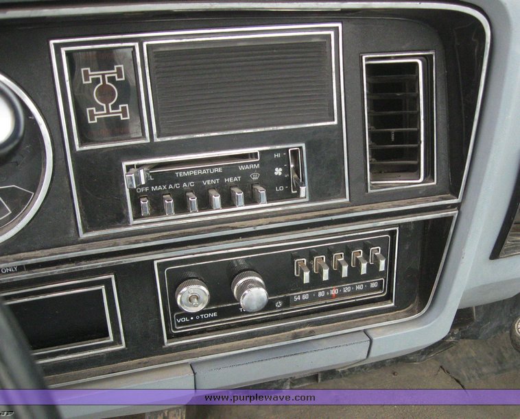 image for item 6310 1982 Dodge W-150 4WD pickup