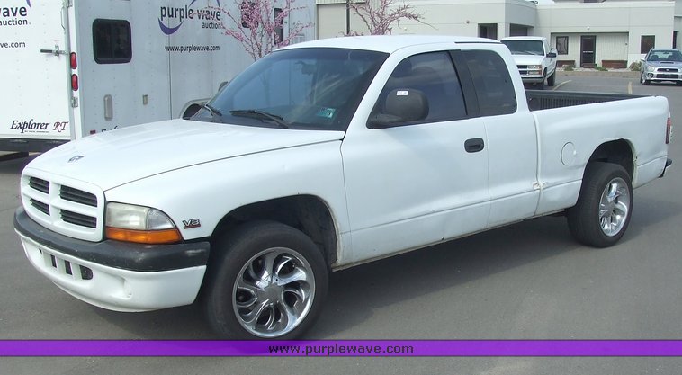 image for item 6811 1997 Dodge Dakota
