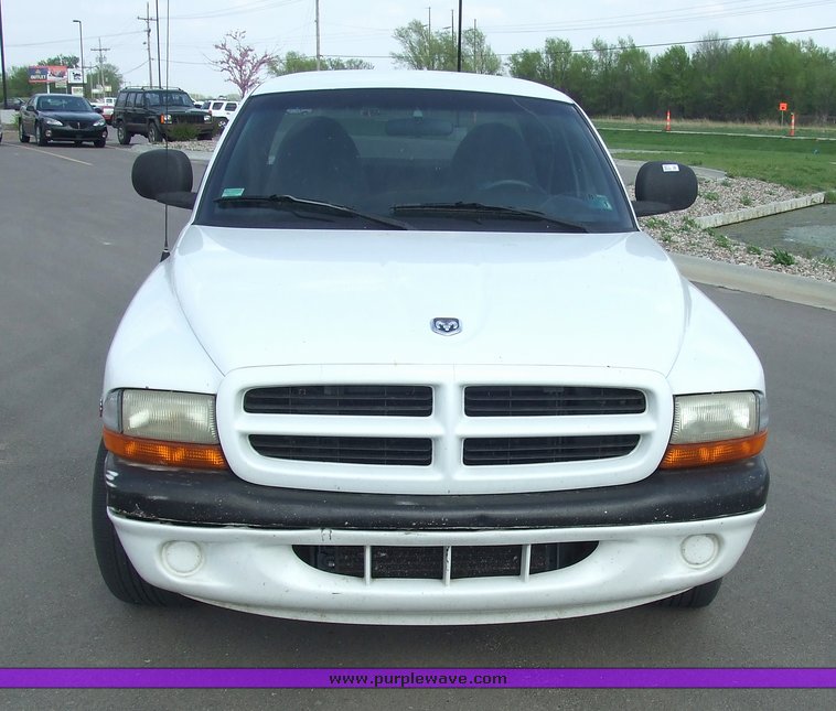 image for item 6811 1997 Dodge Dakota