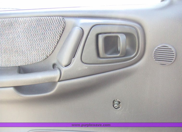 image for item 6811 1997 Dodge Dakota