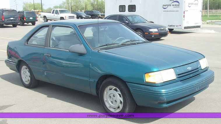 image for item 6814 1994 Ford Tempo GL