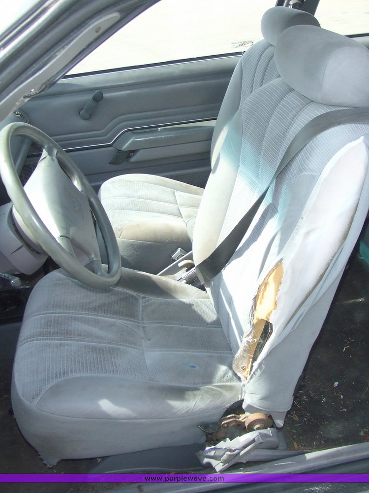 image for item 6814 1994 Ford Tempo GL