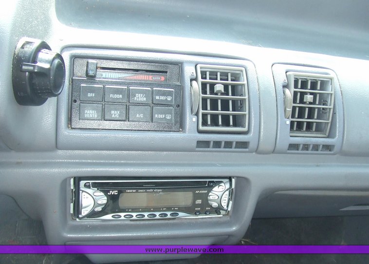 image for item 6814 1994 Ford Tempo GL