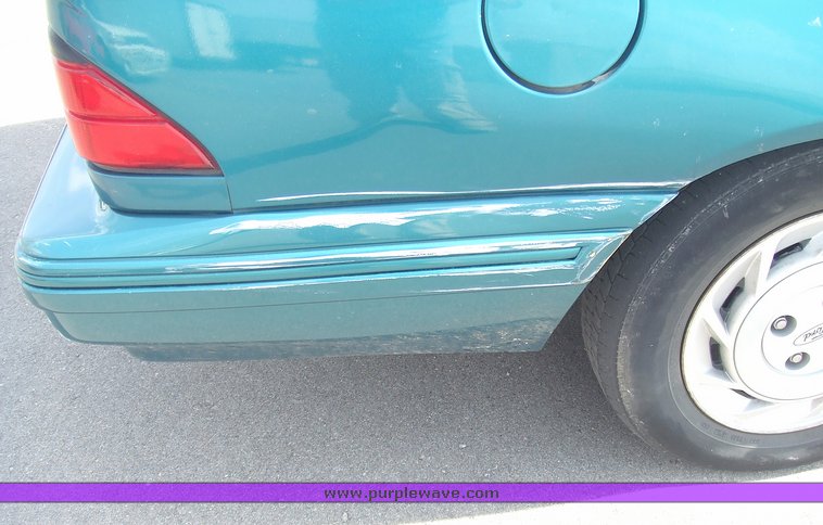 image for item 6814 1994 Ford Tempo GL