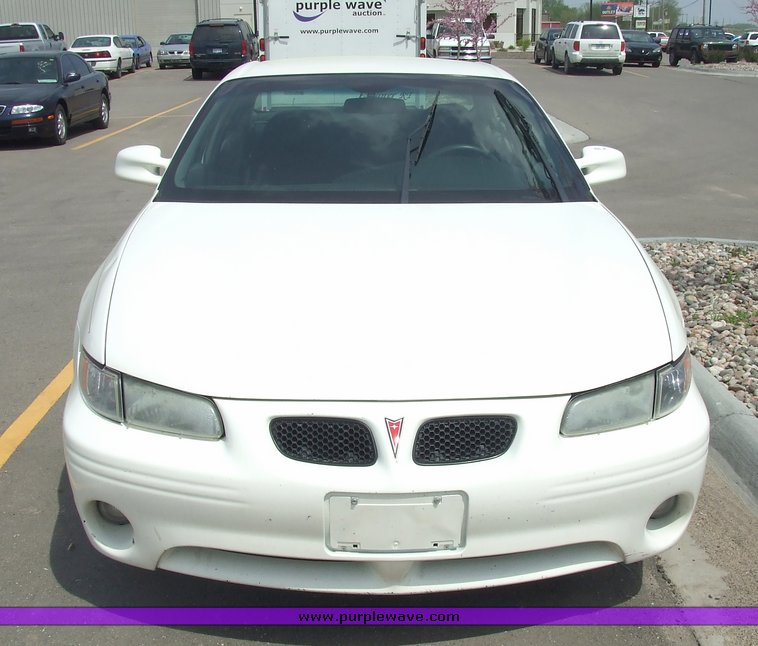 image for item 6818 2002 Pontiac Grand Prix SE