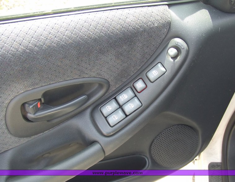 image for item 6818 2002 Pontiac Grand Prix SE