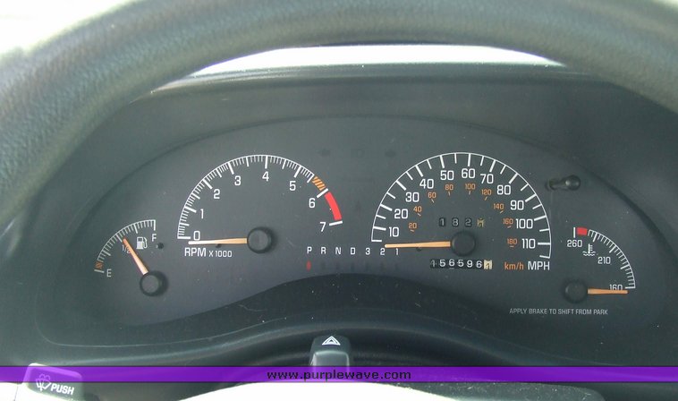 image for item 6818 2002 Pontiac Grand Prix SE