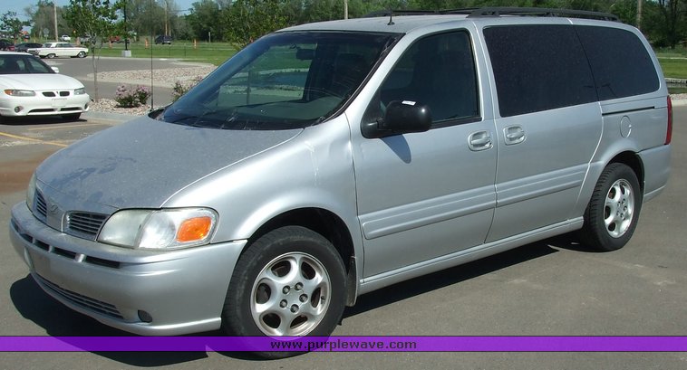 image for item 7117 2002 Oldsmobile Silhouette van