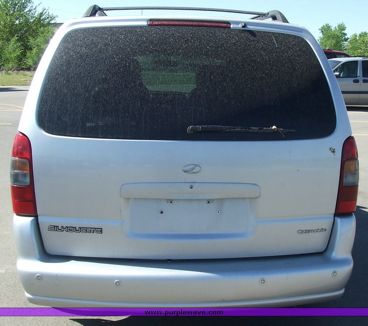 image for item 7117 2002 Oldsmobile Silhouette van