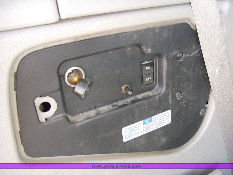 image for item 7117 2002 Oldsmobile Silhouette van