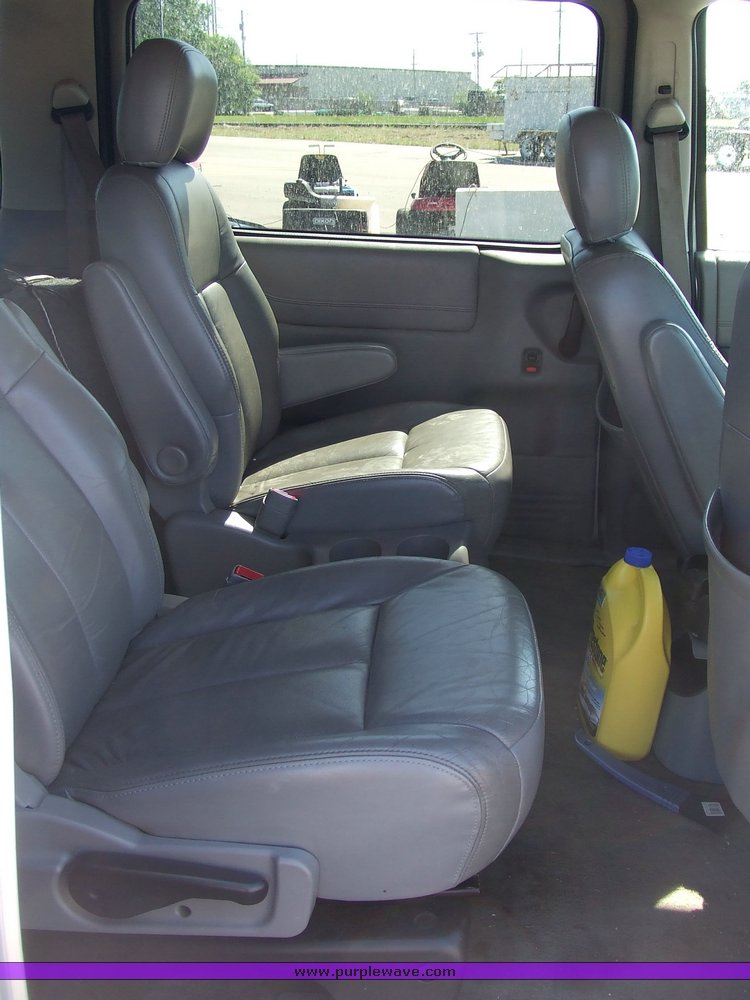 image for item 7117 2002 Oldsmobile Silhouette van