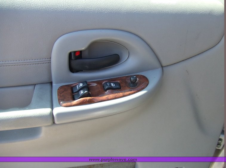 image for item 7117 2002 Oldsmobile Silhouette van