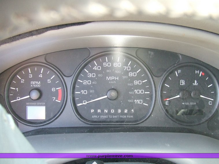 image for item 7117 2002 Oldsmobile Silhouette van