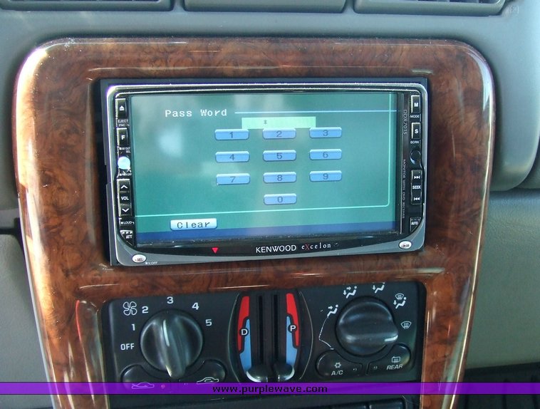 image for item 7117 2002 Oldsmobile Silhouette van