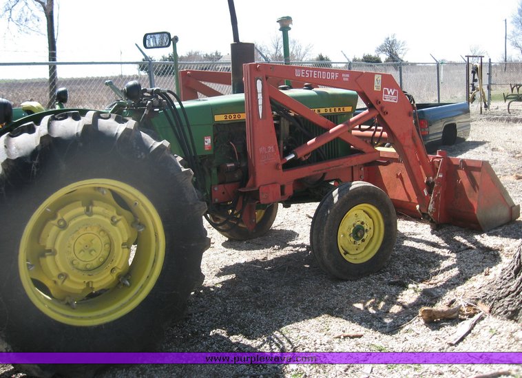 image for item 9183 1968 John Deere 2020 tractor with loader