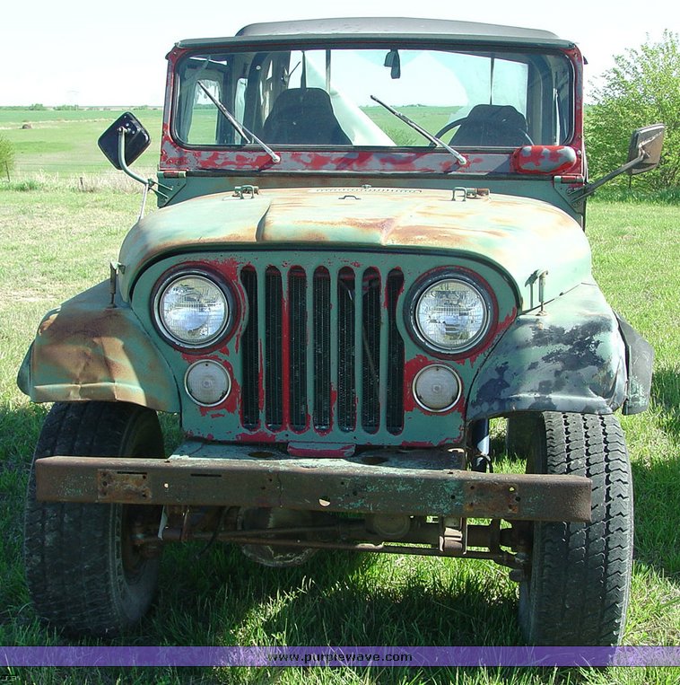 image for item 1000 1975 Jeep