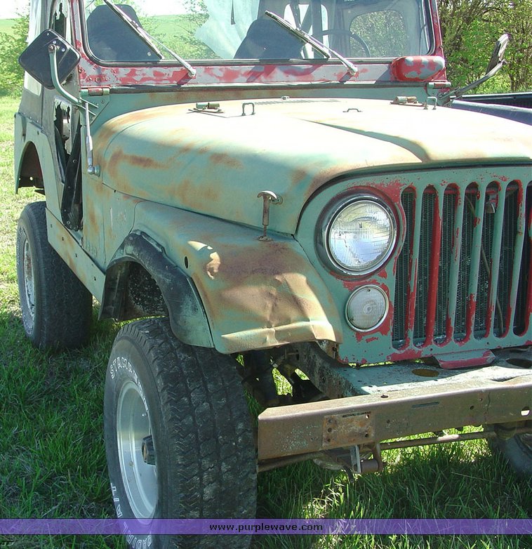 image for item 1000 1975 Jeep