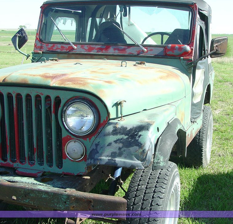 image for item 1000 1975 Jeep